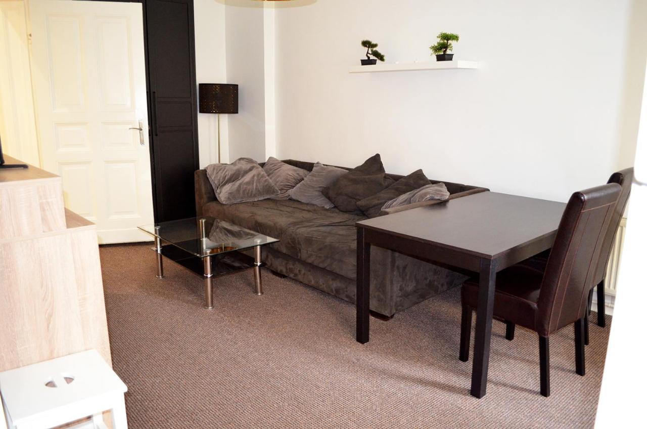 Apartment Berlin Hauptbahnhof: Family-Friendly Group Stay for 8 Exterior photo