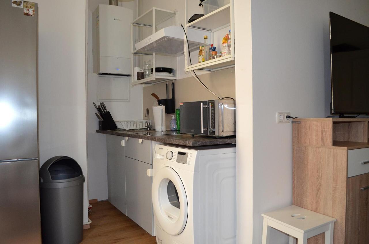 Apartment Berlin Hauptbahnhof: Family-Friendly Group Stay for 8 Exterior photo